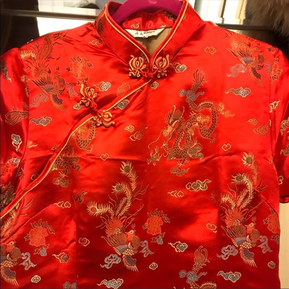 Traditional Dress - Picture 2 of 8